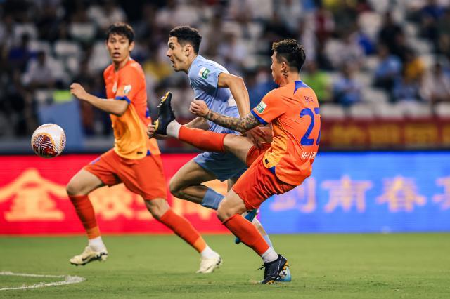 【中超】拜合拉木反戈破门 深圳新鹏城1比4山东泰山